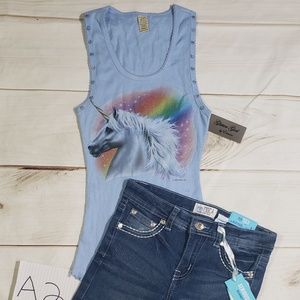 Sleeveless tank Top and Denim shorts